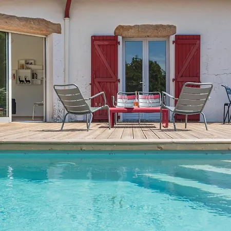 Landagaina With Heated Pool And Garden Close To Biarritz