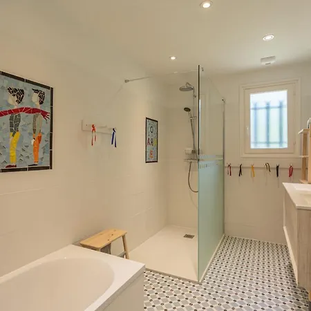 Landagaina With Heated Pool And Garden Close To Biarritz 盖塔里